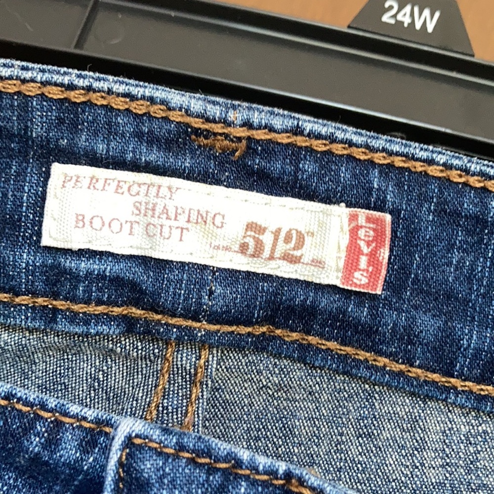 Levi’s 512 perfectly shaping bootcut jean size 22W short - Picture 4 of 17